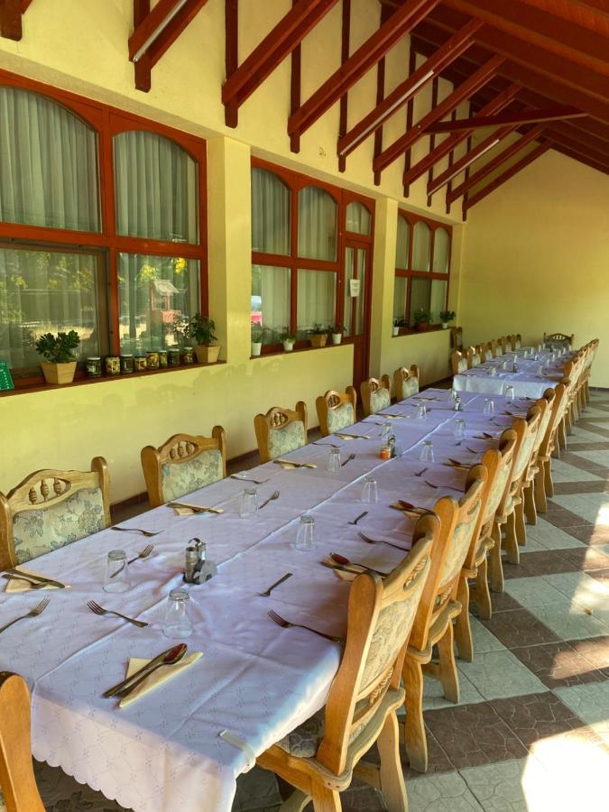 Tiszaparti Rokonok Kiskore Bagian luar foto